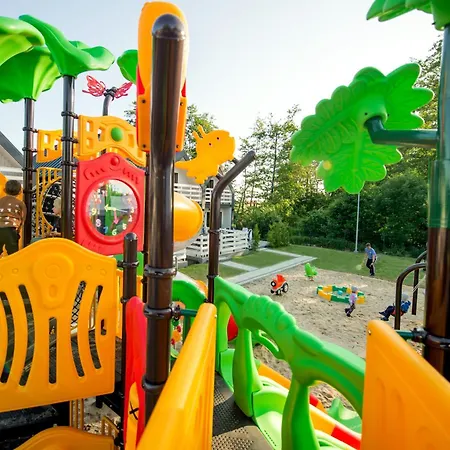 Ross-domki Premium Hause & Jacuzzi * Sarbinowo