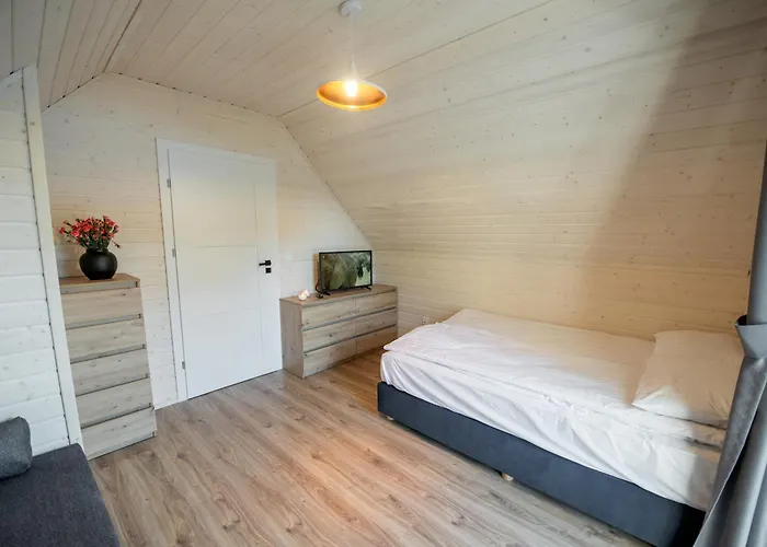 Ross-domki Premium Hause & Jacuzzi Villa *